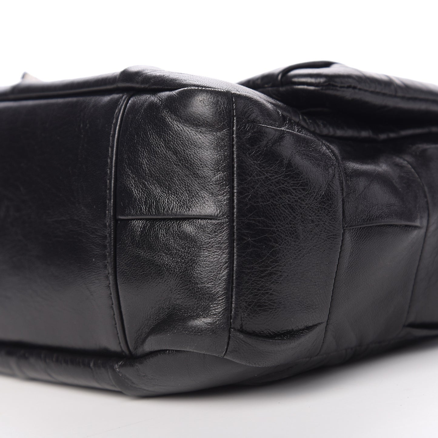Lambskin Igloo Single Flap Black