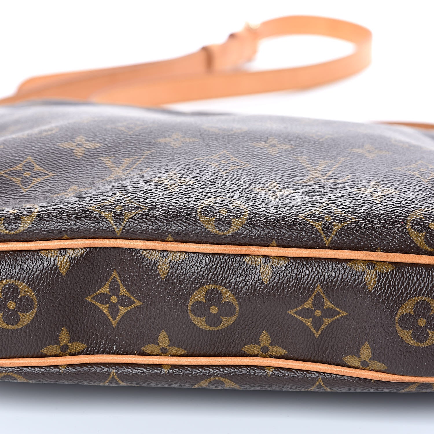 Louis Vuitton Monogram Odeon MM 9 of 15