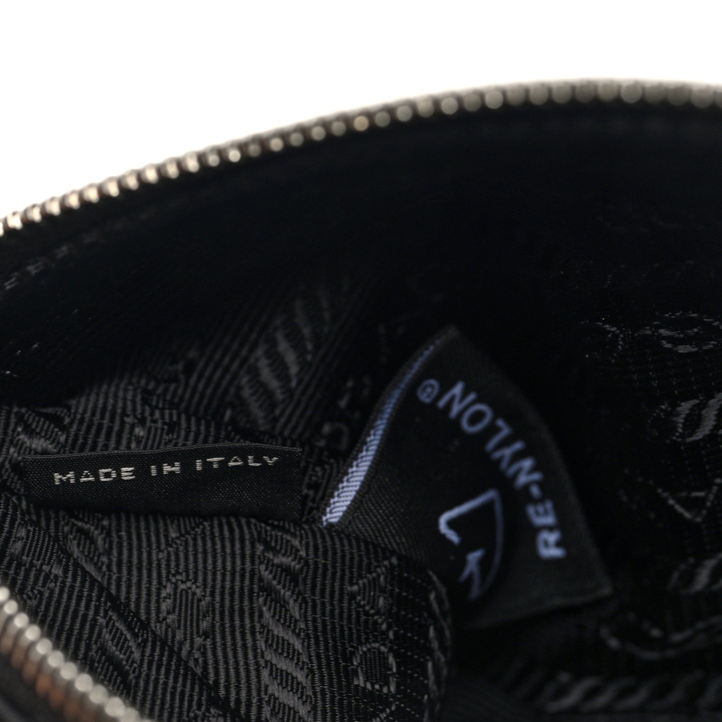 Nylon Tessuto Pouch Black