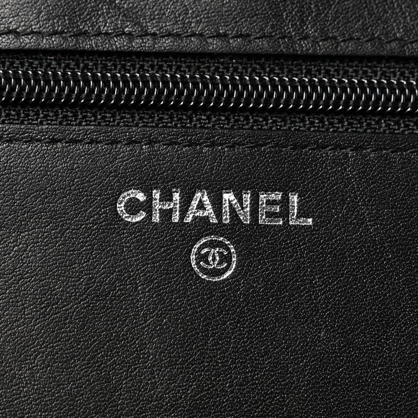 Caviar Sevruga Wallet on Chain WOC Black