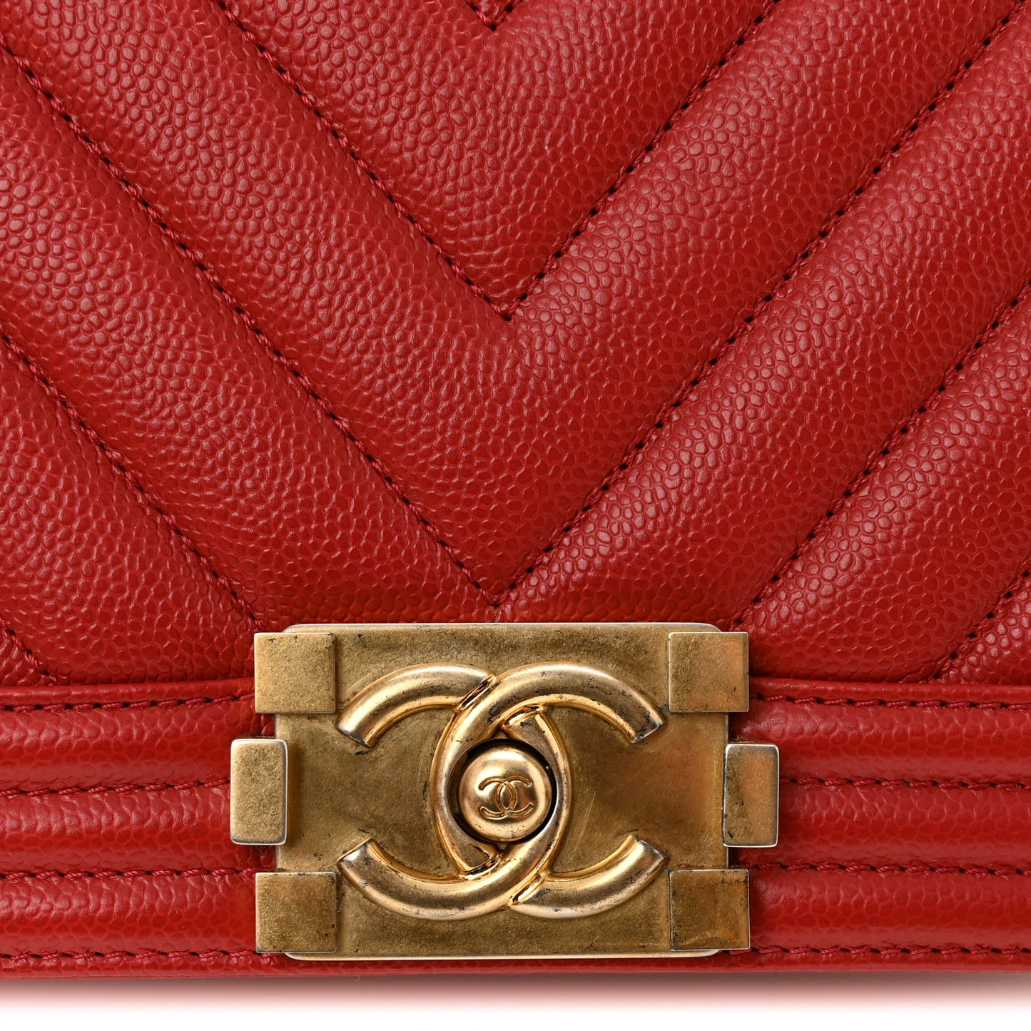 Caviar Chevron Quilted Medium Boy Flap Red