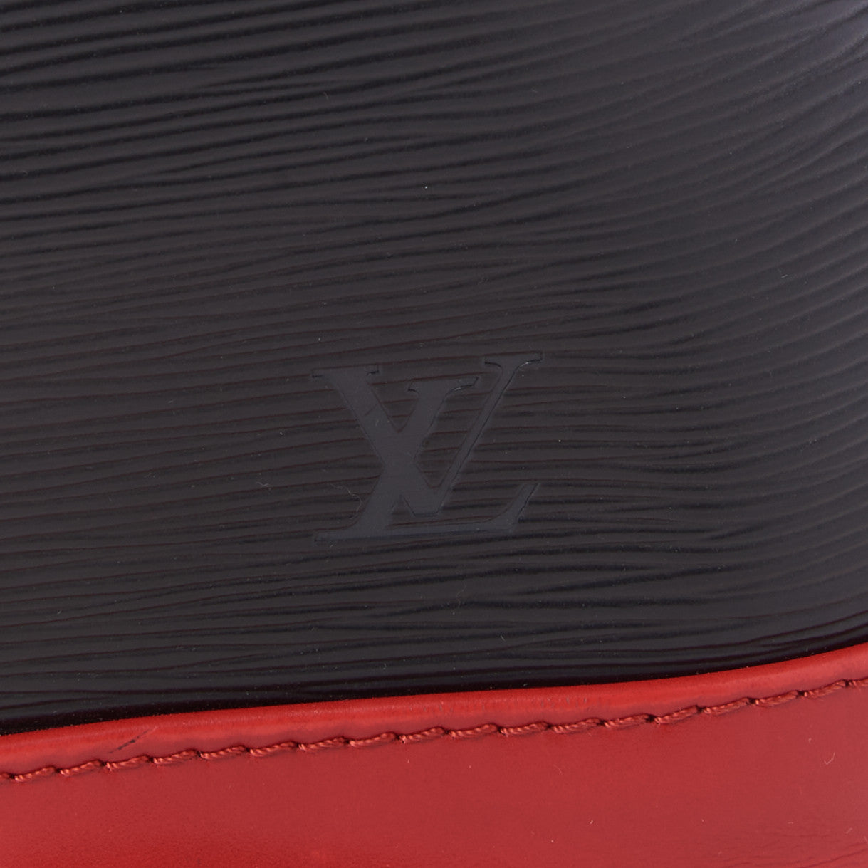 Louis Vuitton Epi Bi-Color Noe Castillan Red Black 7 of 9