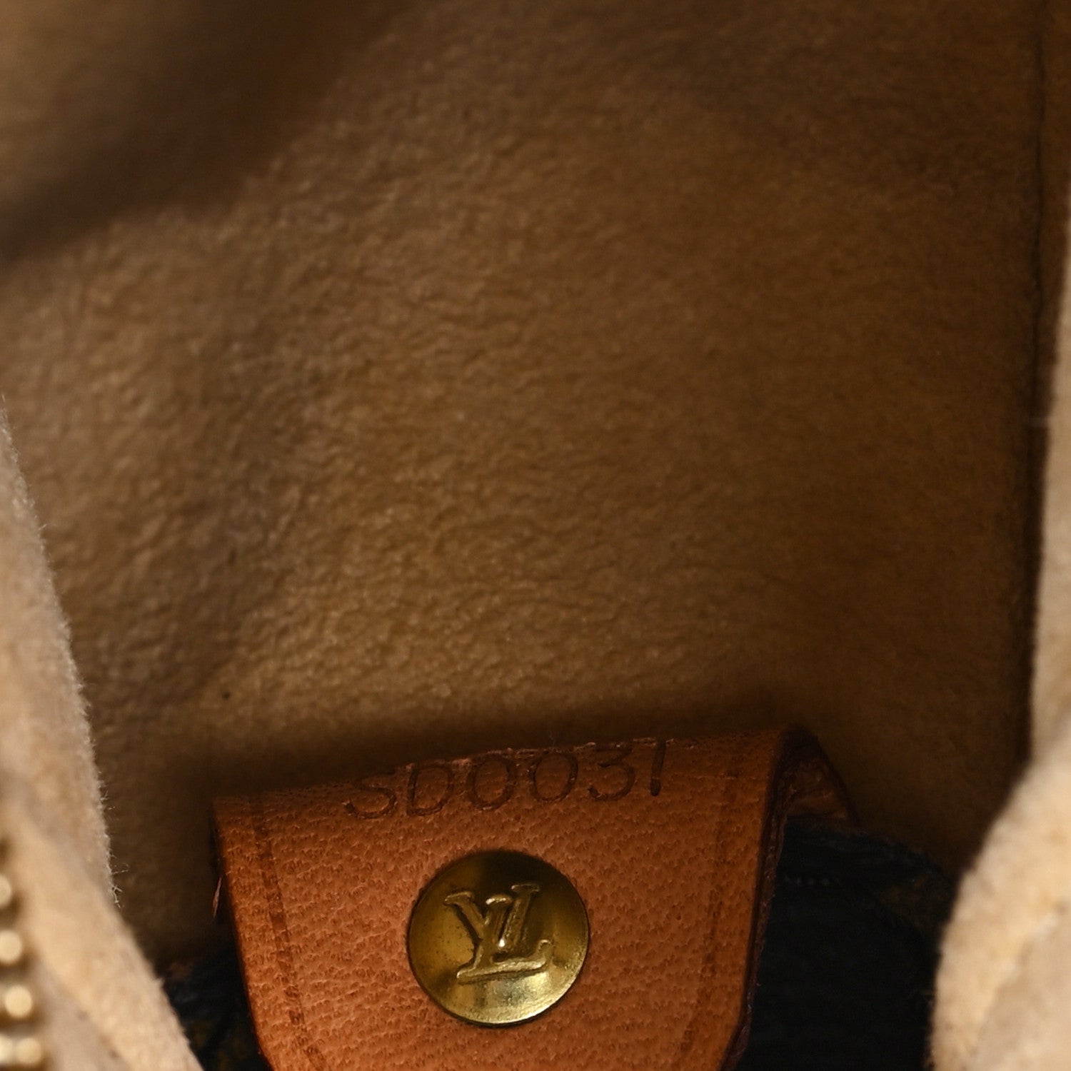 Louis Vuitton Monogram Looping GM 6 of 10