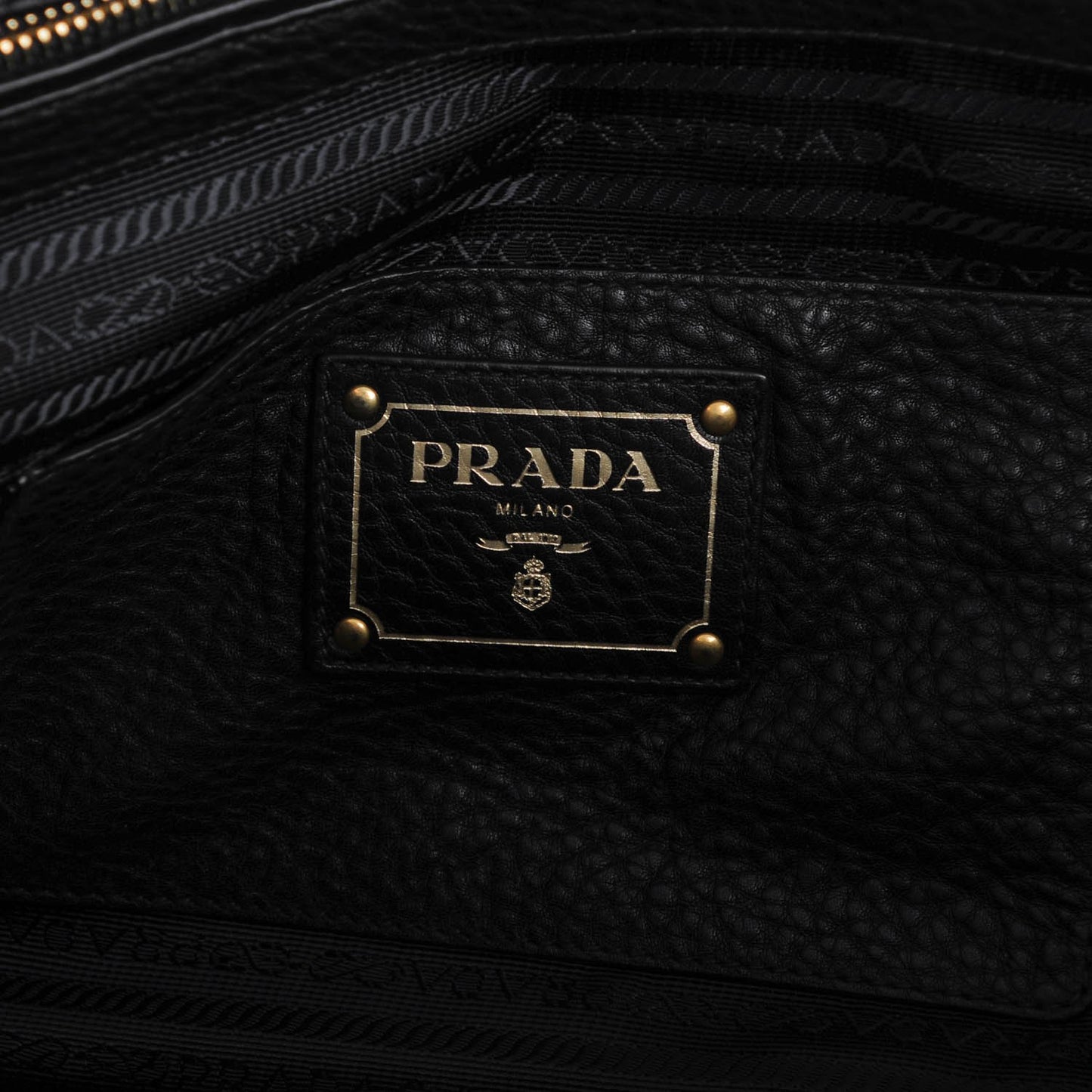 Vitello Daino Tote Nero Black