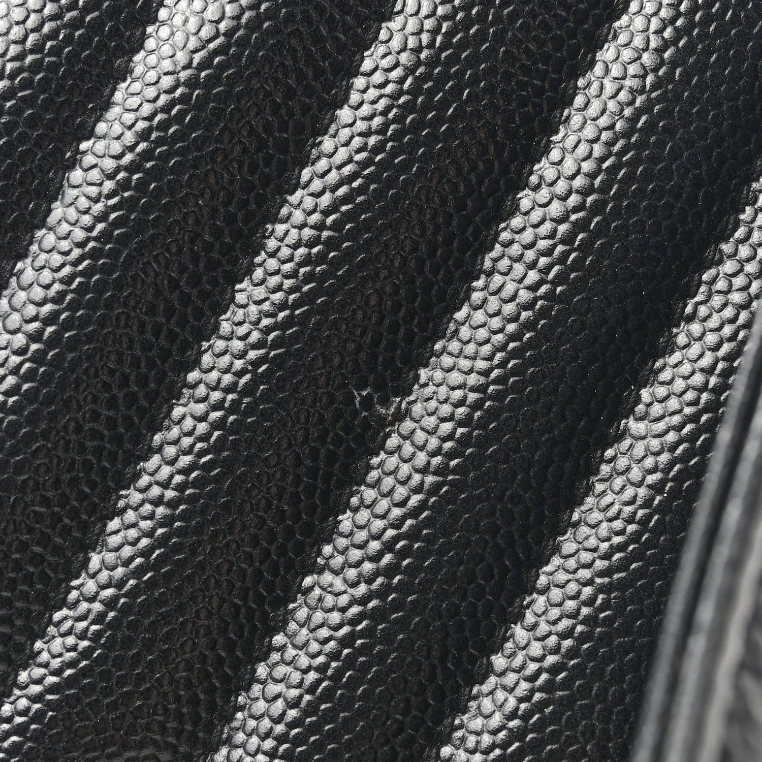 Saint Laurent Grain De Poudre Matelasse Chevron Monogram Flap Wallet Black 9 of 11