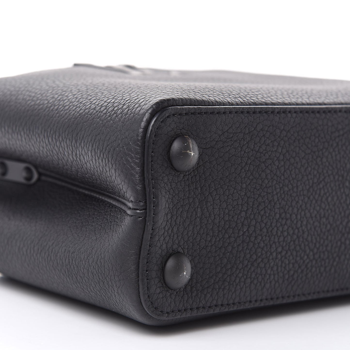 Taurillon Capucines BB Matte Black