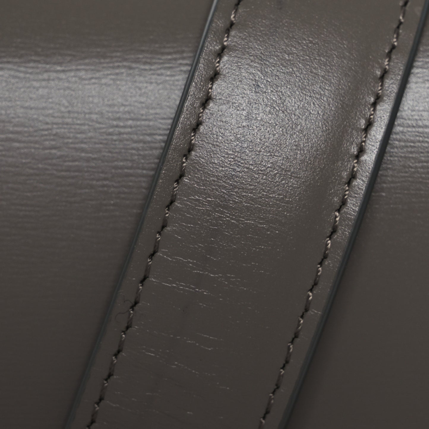 Shiny Calfskin Medium Triomphe Pebble