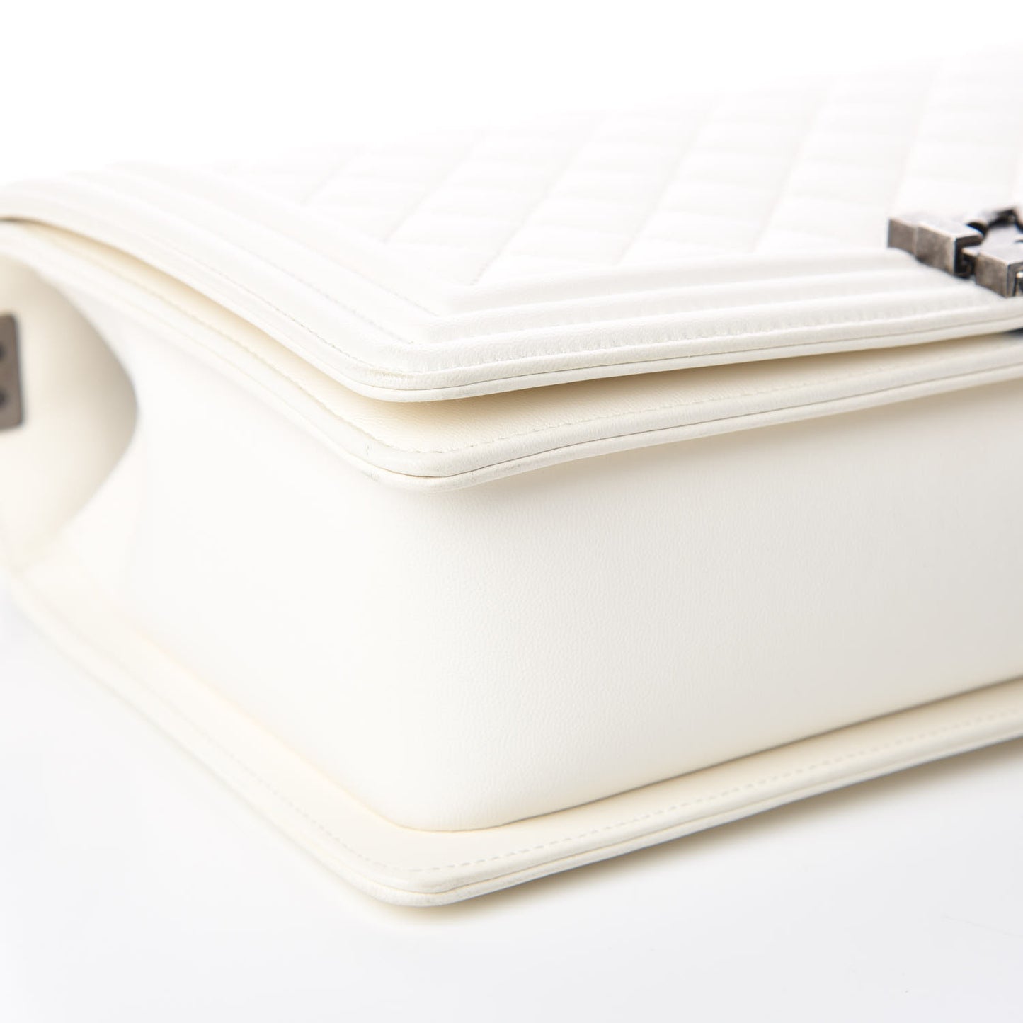 Lambskin Quilted New Medium Boy Flap White
