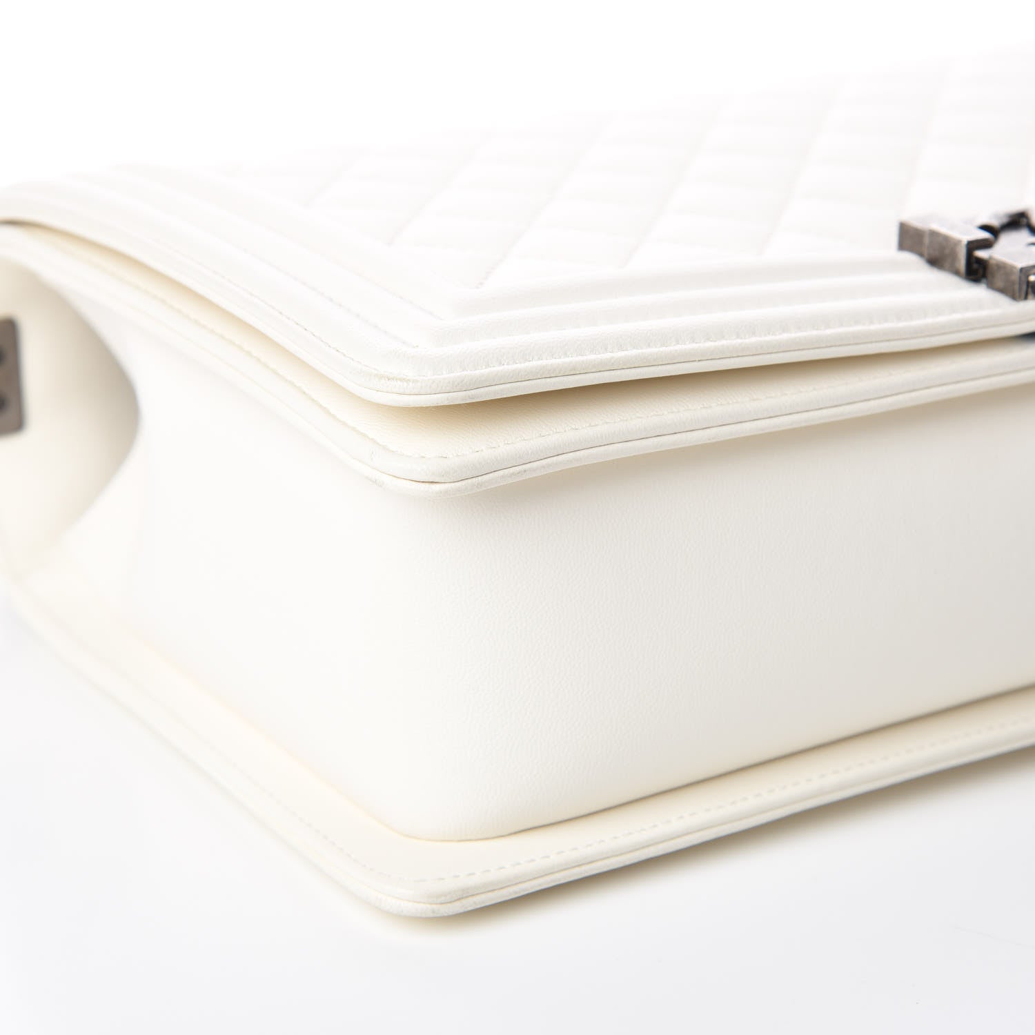 Chanel Lambskin Quilted New Medium Boy Flap White 5 of 10
