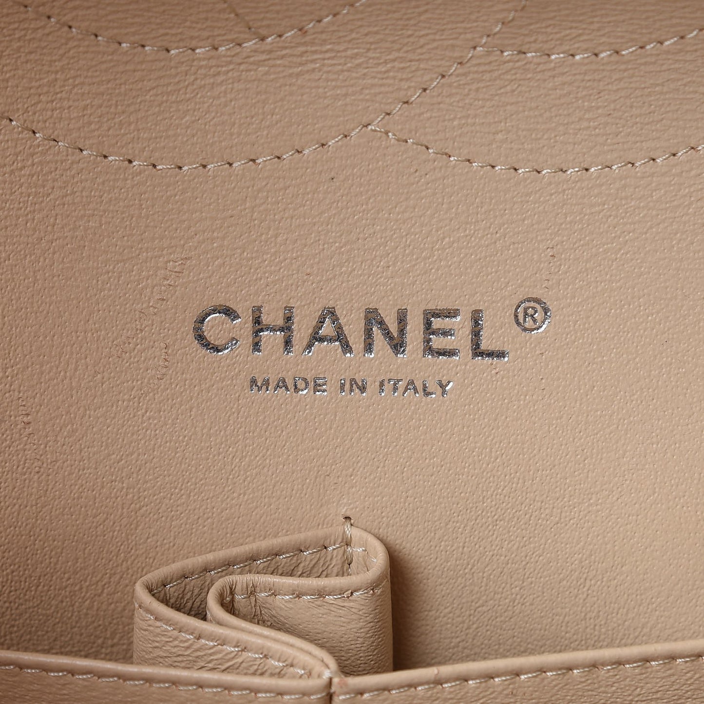 Caviar Quilted Jumbo Double Flap Beige Clair