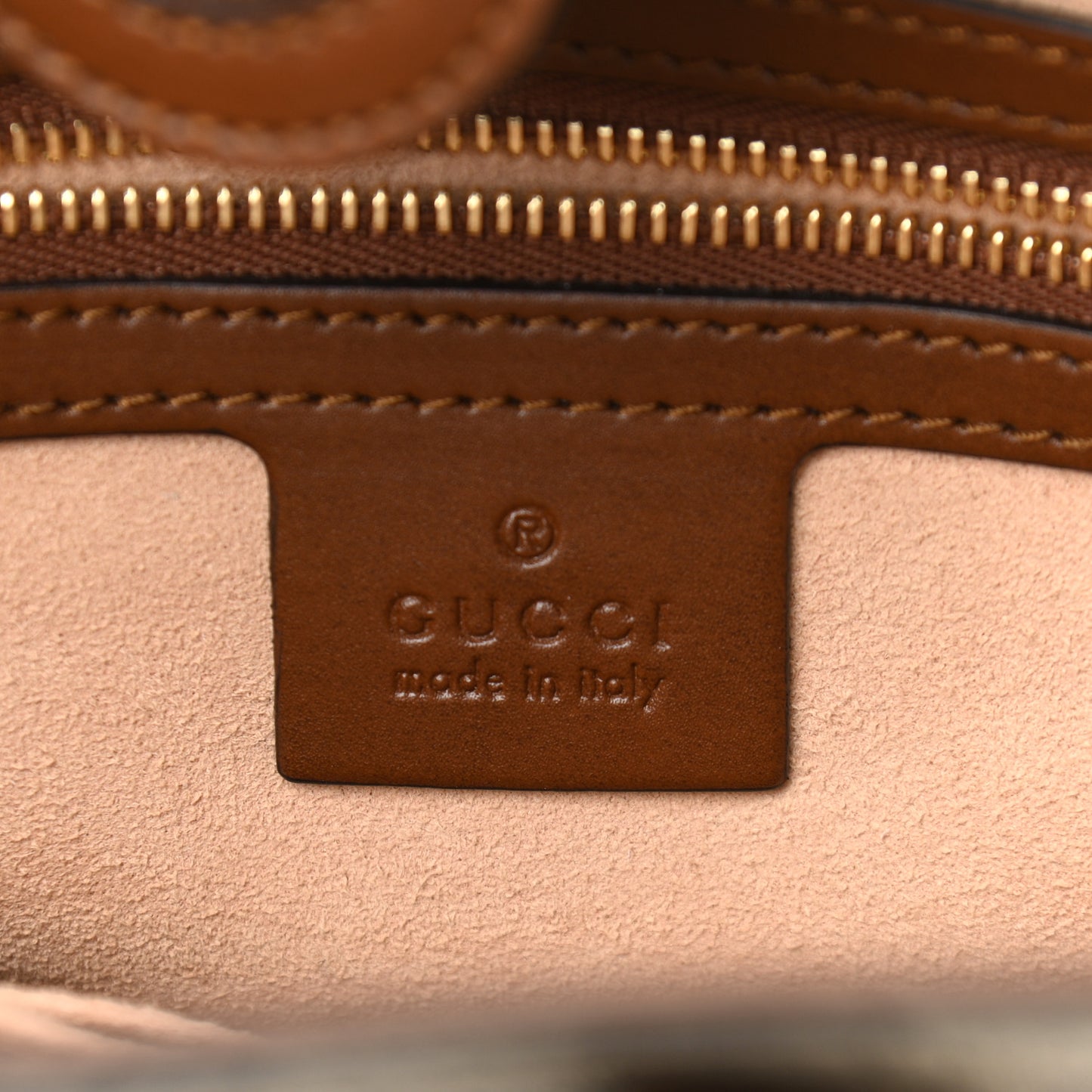 Soft GG Supreme Monogram Small Crossbody Tote Beige Cuir