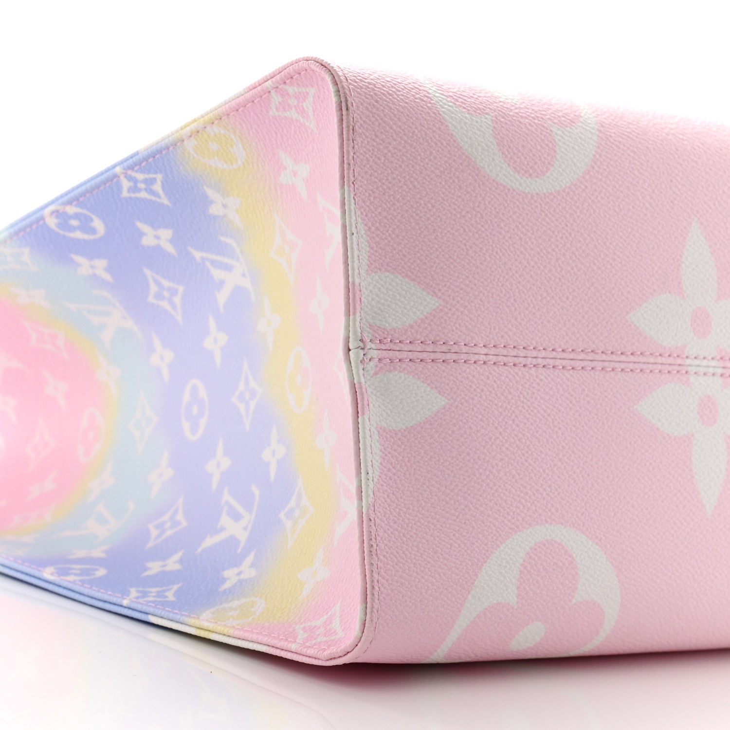 Louis Vuitton Monogram Escale Onthego GM Pastel 8 of 9