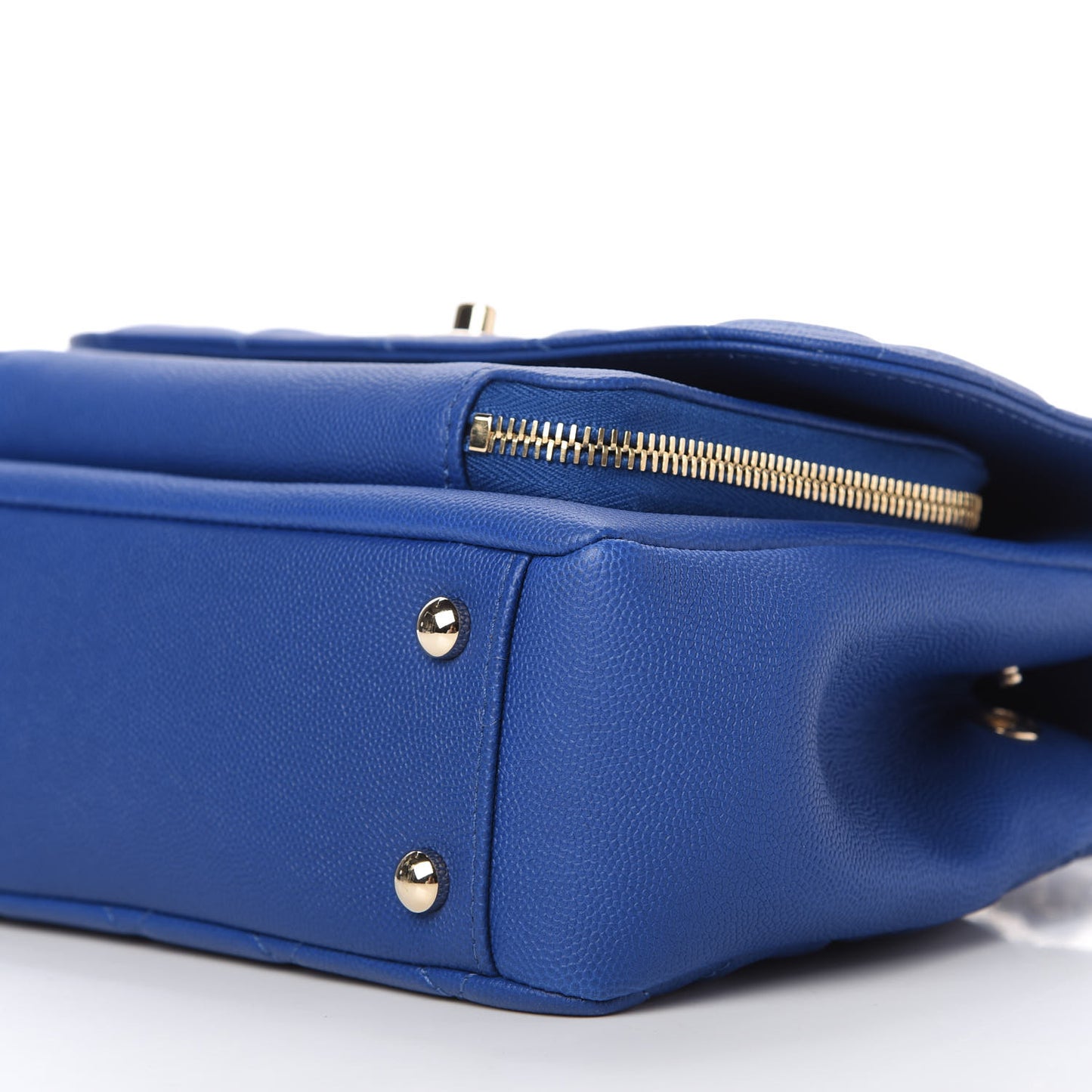 Caviar Quilted Medium Business Affinity Flap Dark Blue