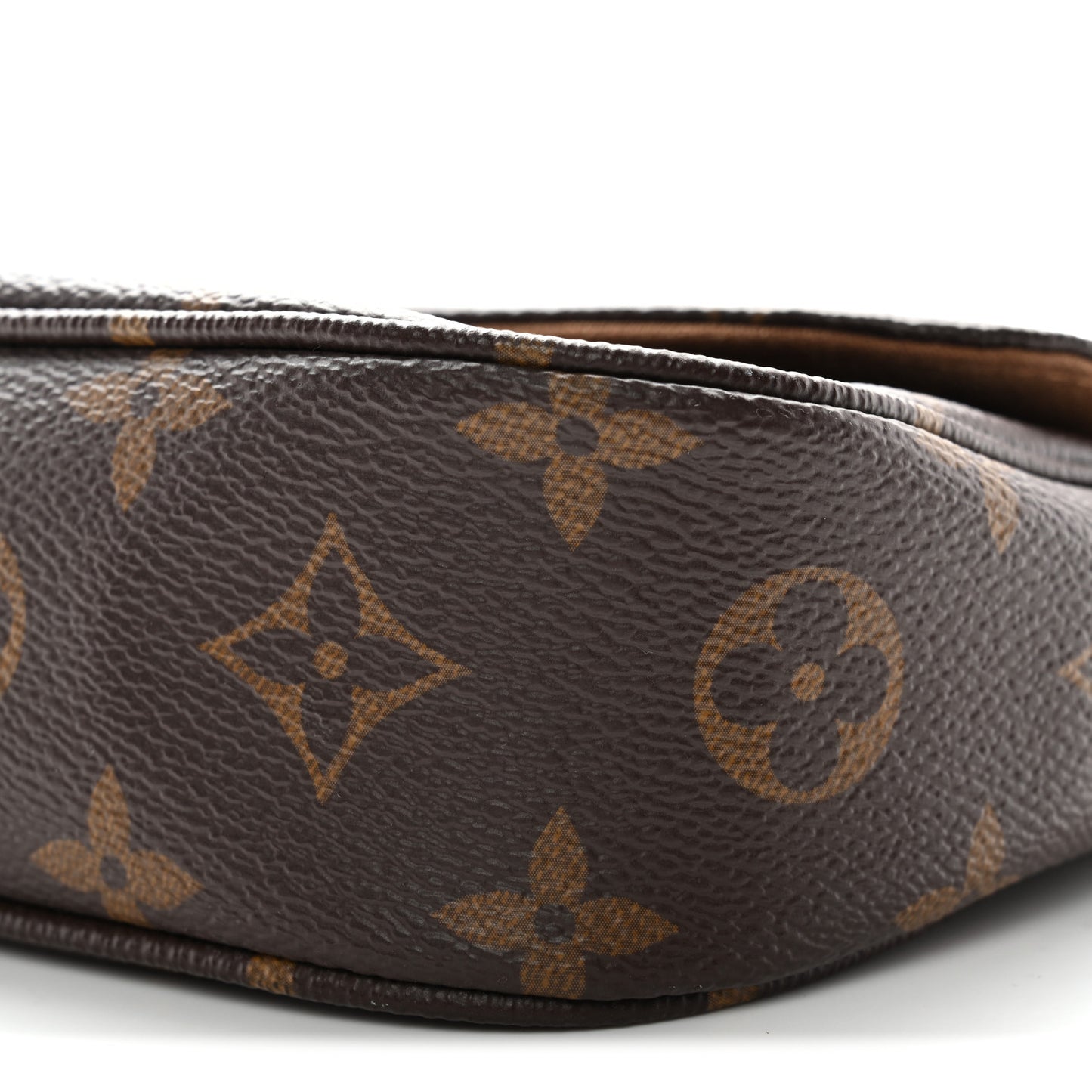 Monogram Ivy Wallet On Chain