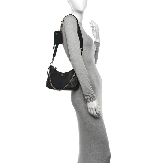 Saffiano Lux Re-Edition 2005 Shoulder Bag Black