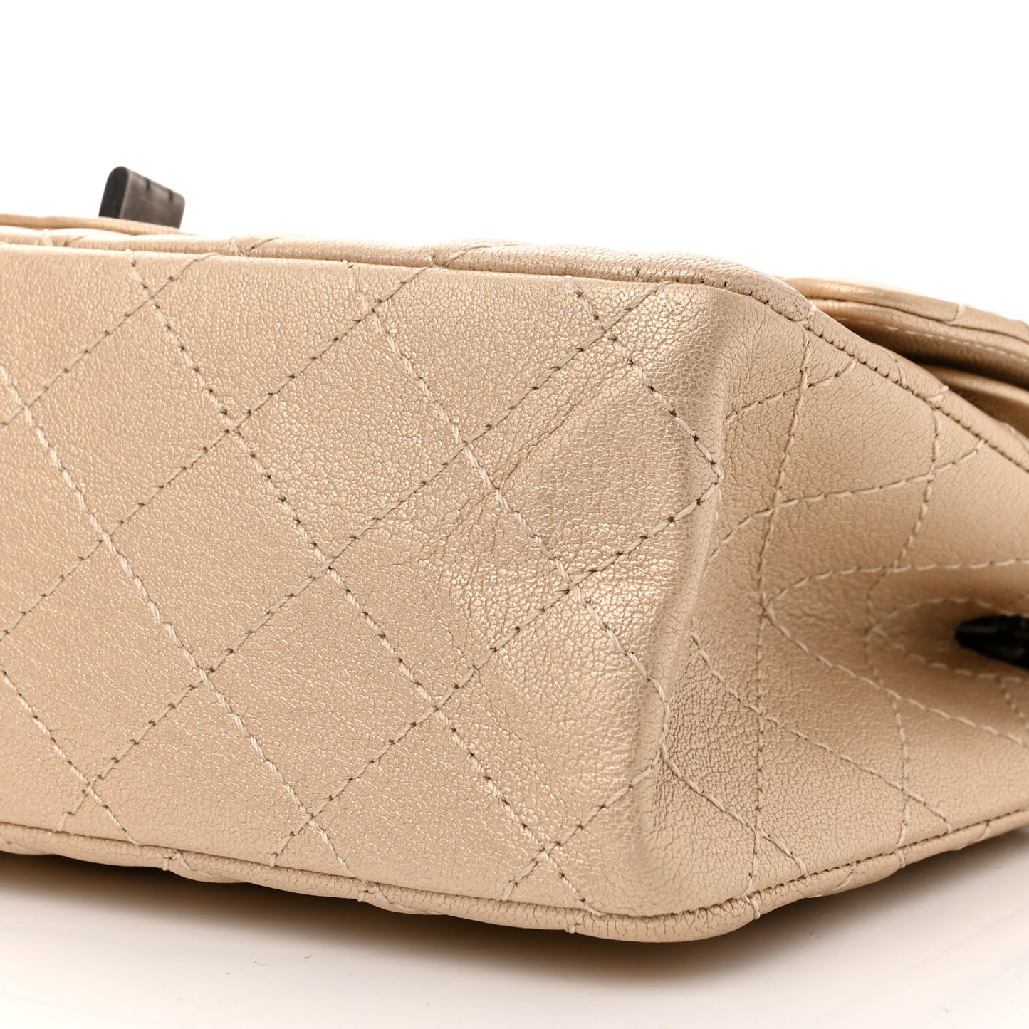 Metallic Sheepskin Quilted 2.55 Reissue 225 Flap Beige