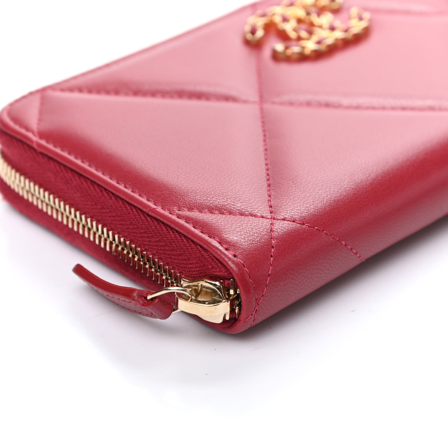 Chanel Shiny Goatskin Quilted 19 Long Zipped Around Wallet Red 9 of 12