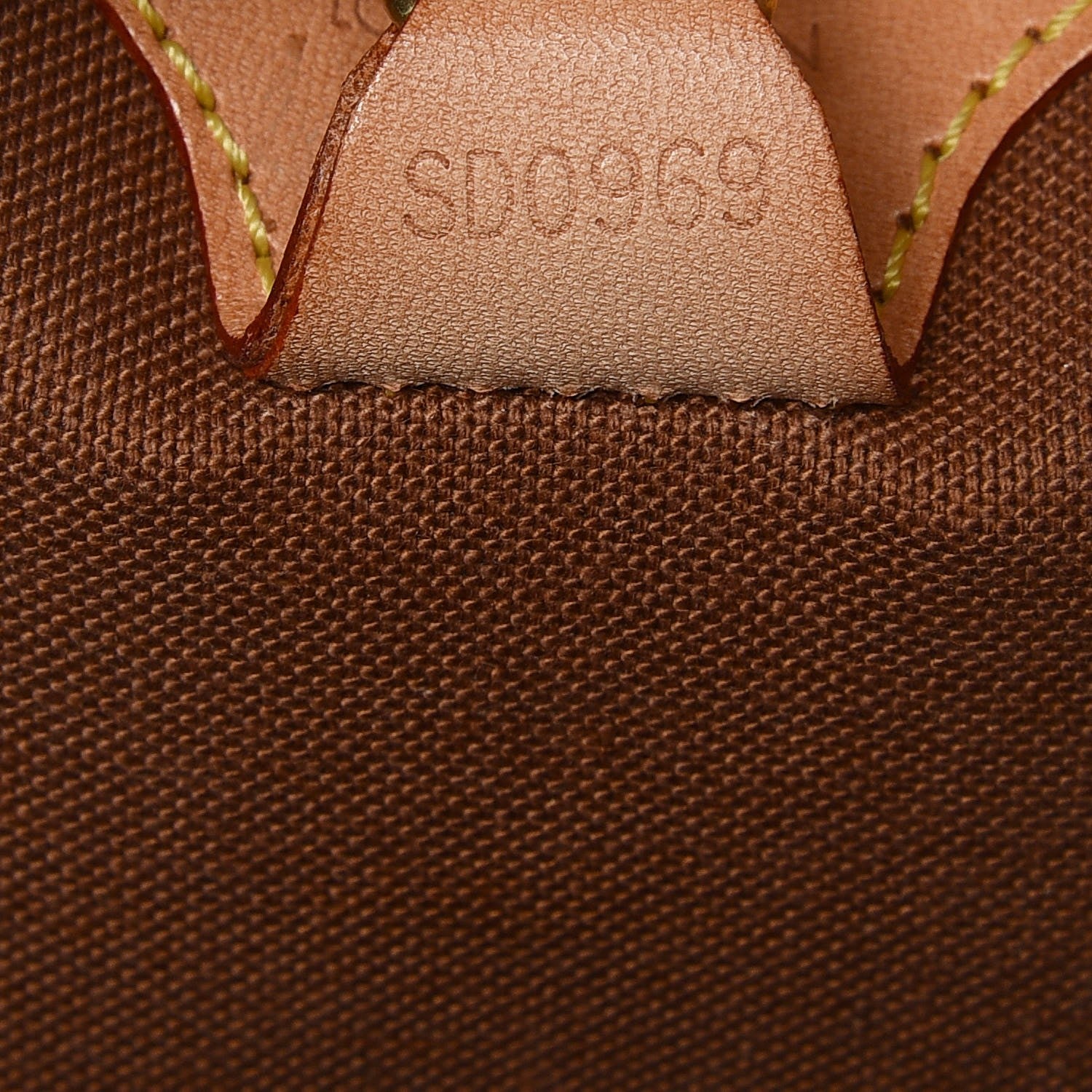 Louis Vuitton Monogram Ellipse MM 7 of 14
