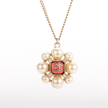 Chanel Gripoix Pearl Crystal CC Pendant Necklace Gold 3 of 4
