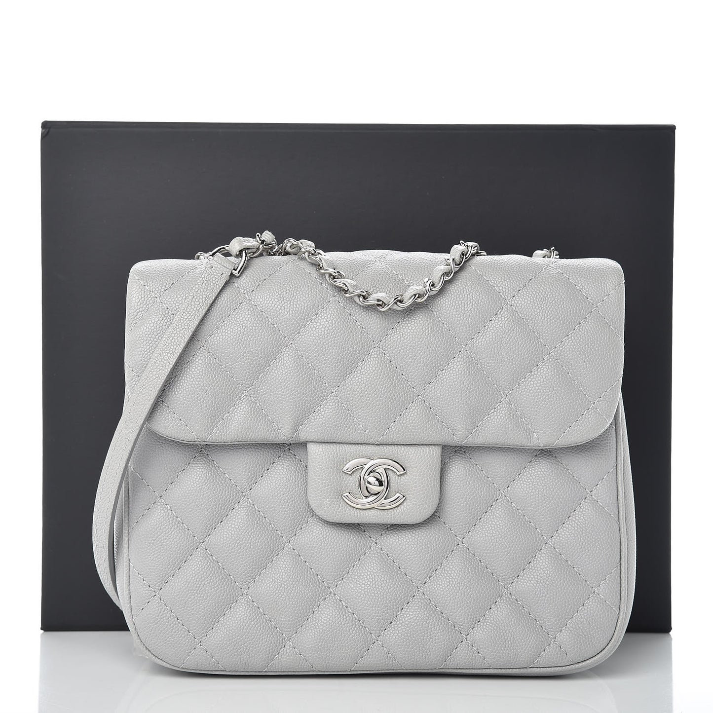 Caviar Quilted Medium Urban Companion Flap Grey