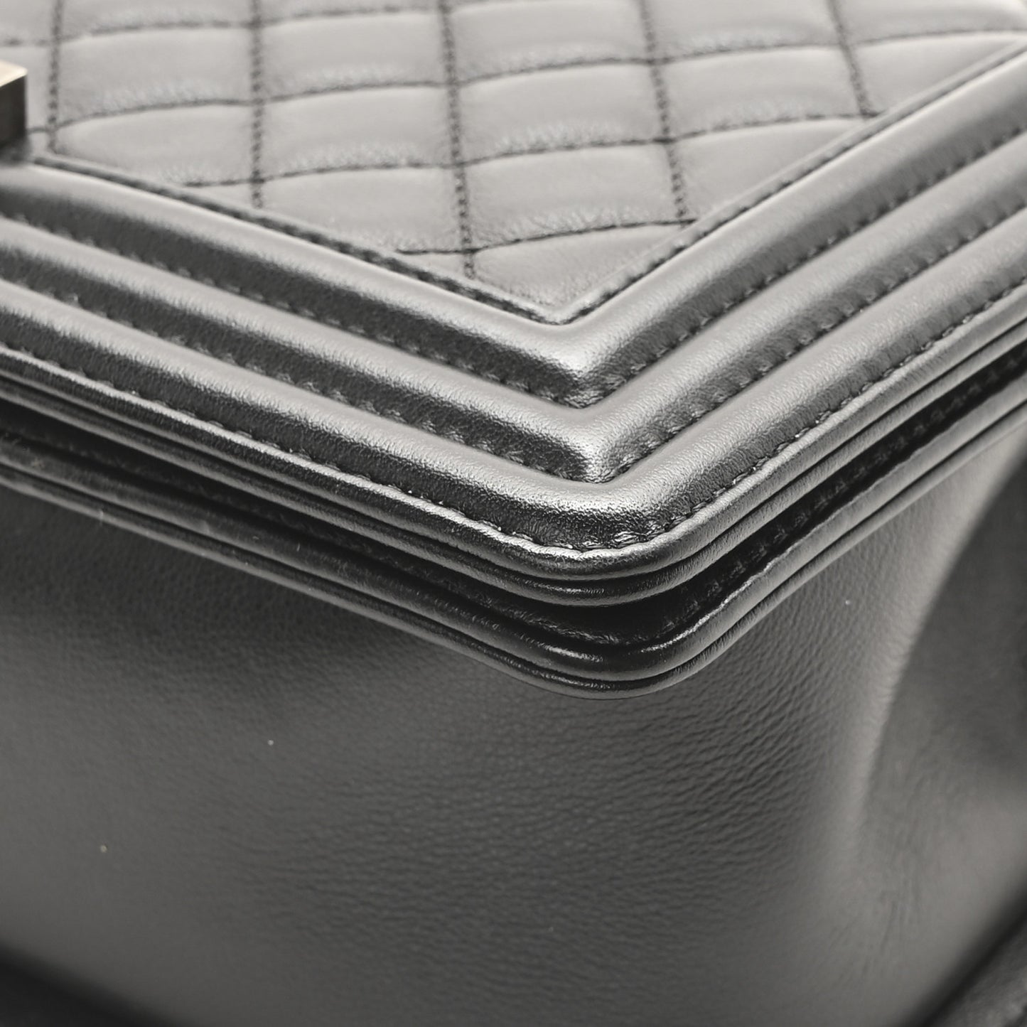 Lambskin Quilted Medium Boy Flap Black