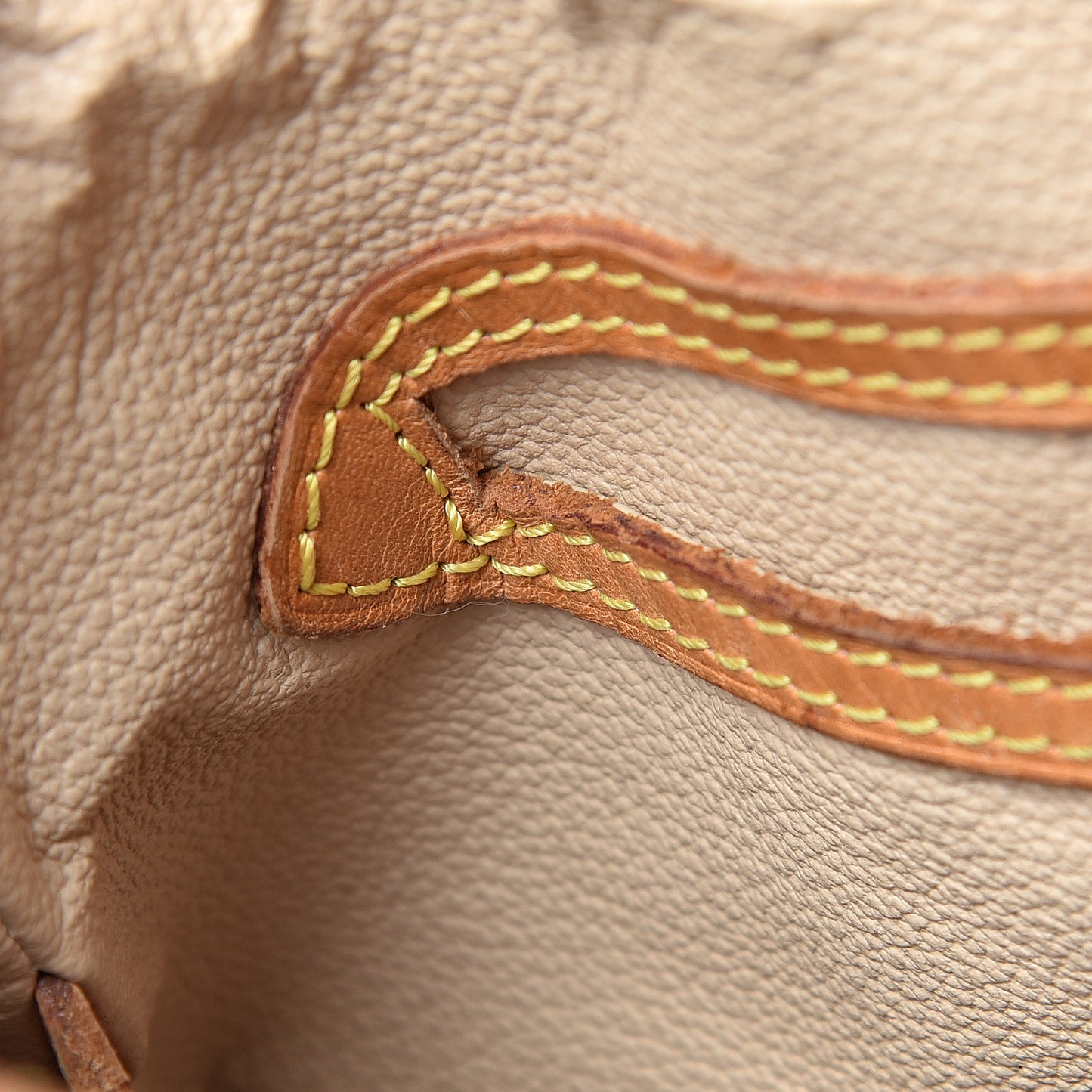 Monogram Petit Bucket 23