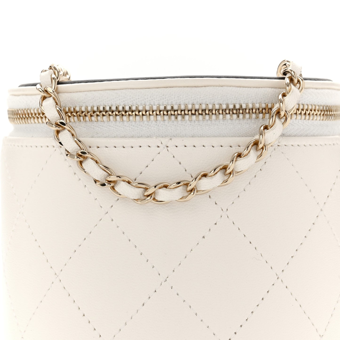 Lambskin Quilted Round Small Vanity Case With Chain White Black