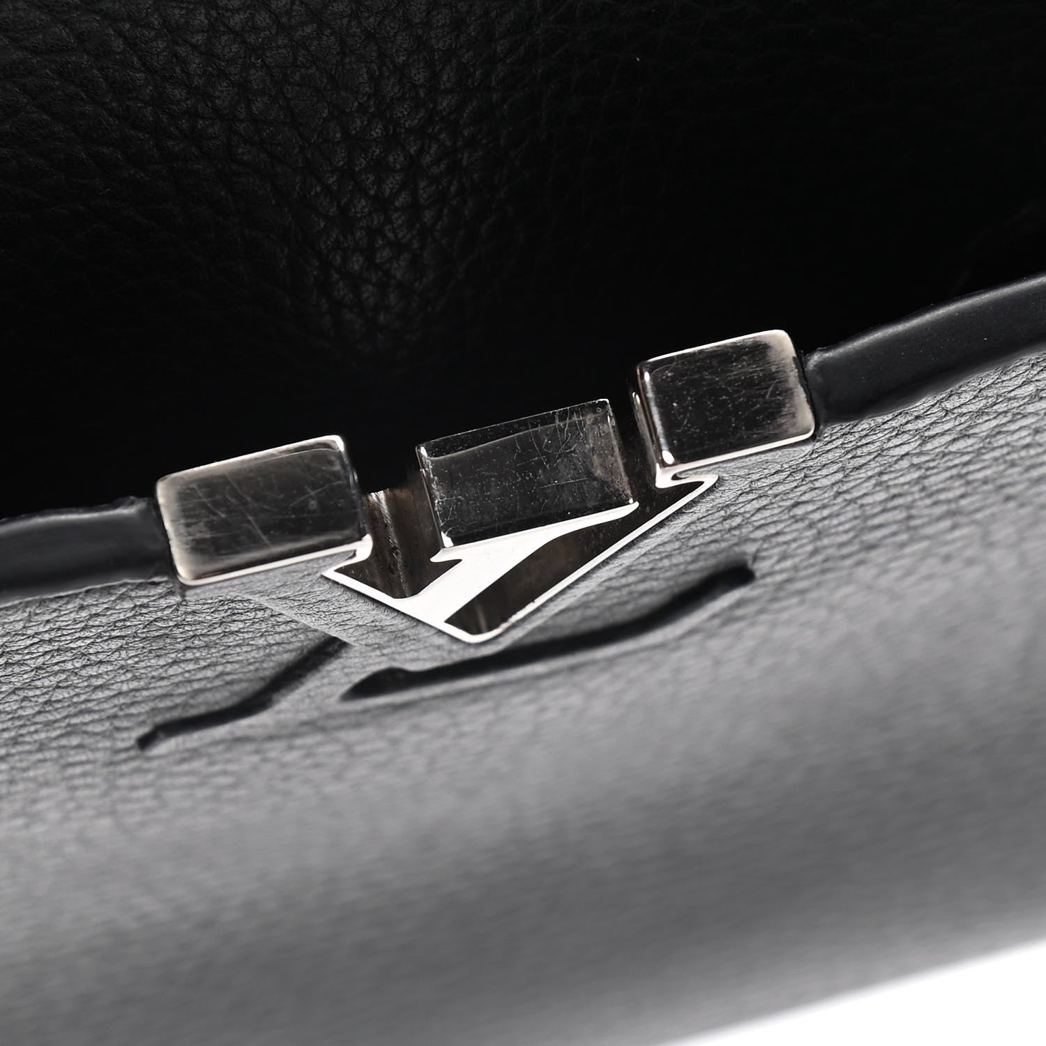 Louis Vuitton Taurillon Capucines Black 12 of 17