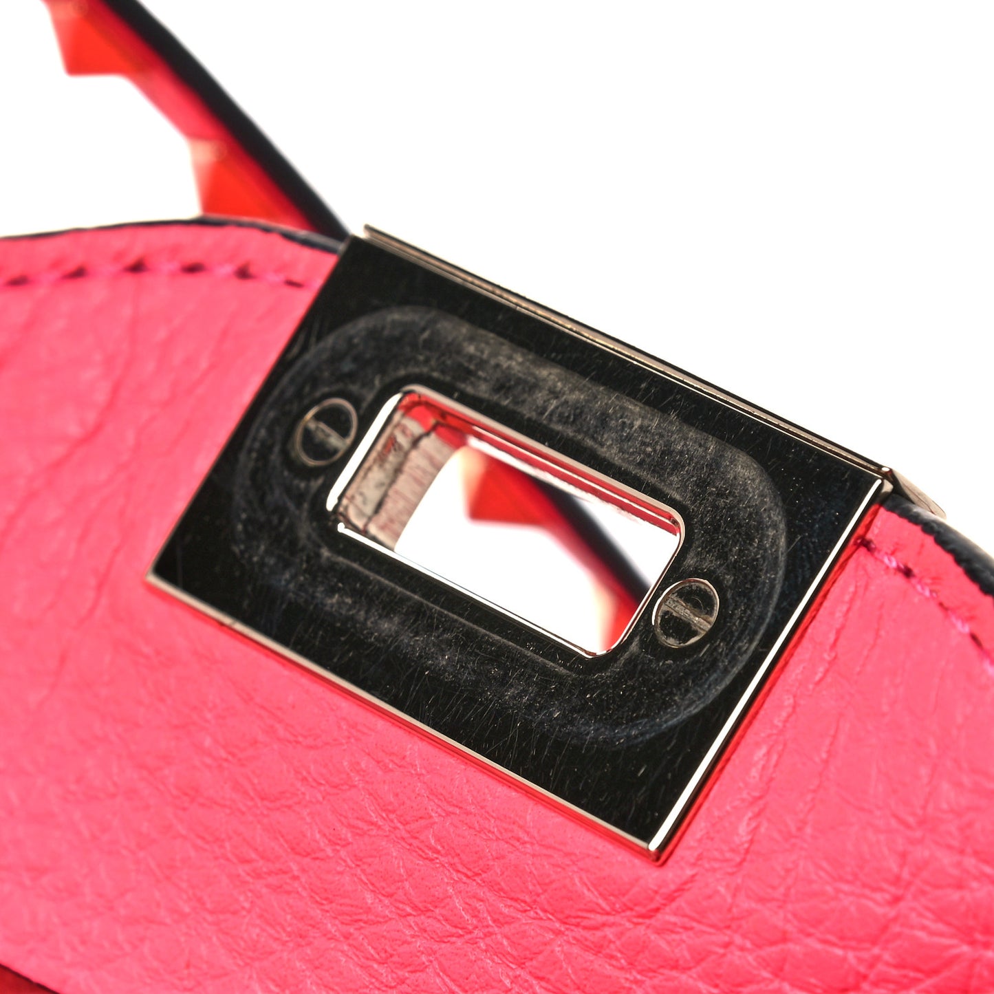 Pebbled Calfskin Medium Rockstud Tote Fuxia Fluo