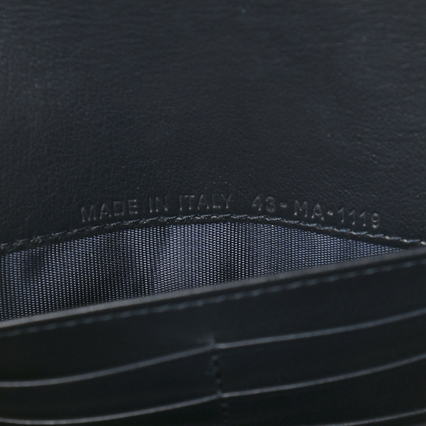 Oblique Saddle Chain Long Wallet Blue