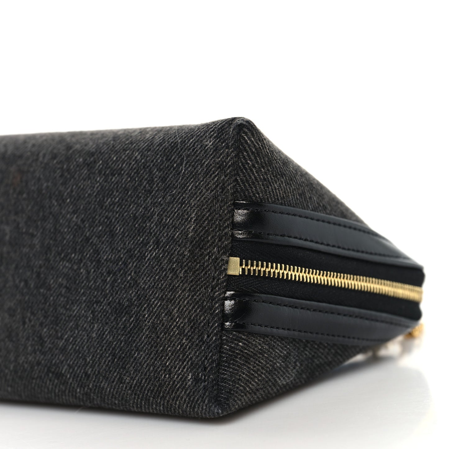 Denim Cuir Triomphe Clutch On Chain Dark Grey