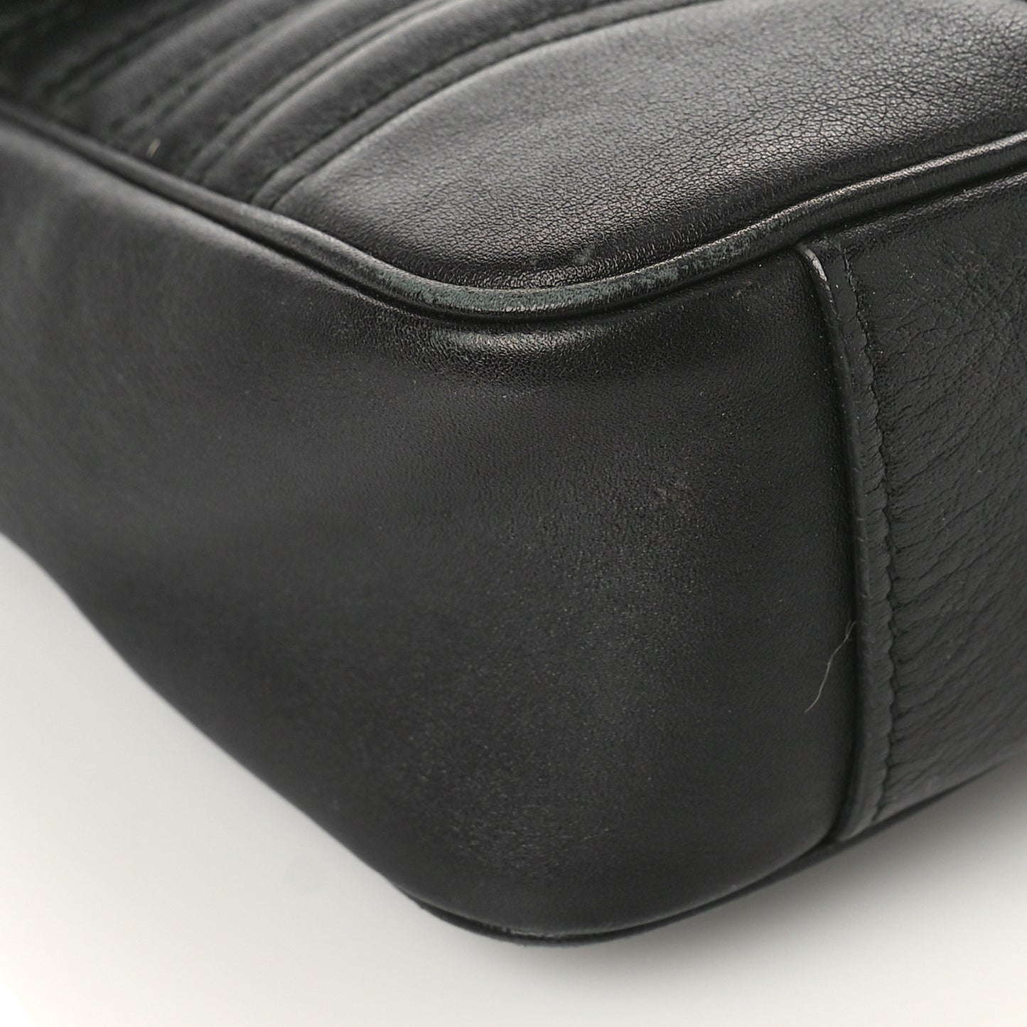 Calfskin Matelasse Medium GG Marmont Shoulder Bag Black