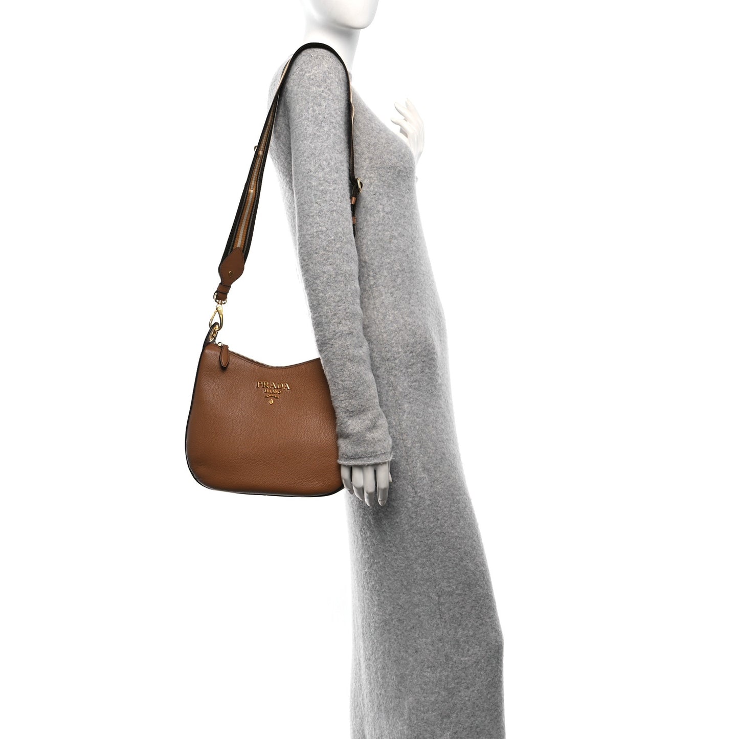 Vitello Phenix Zippered Messenger Hobo Cammeo
