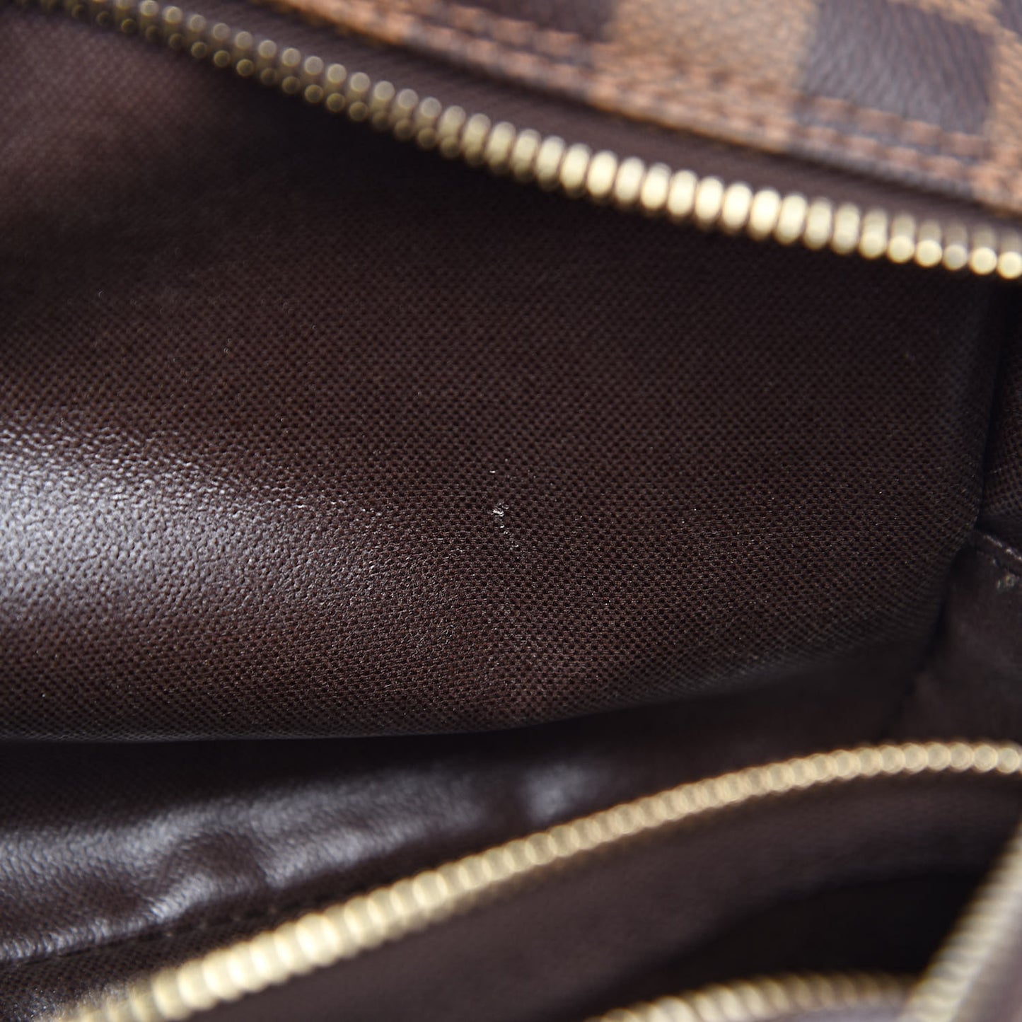 Damier Ebene Toiletry Bag 25
