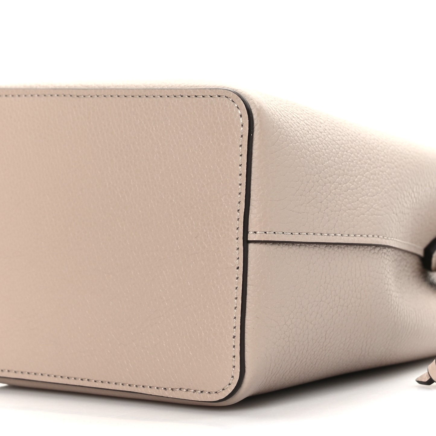 Calfskin Nano Lockme Bucket Greige