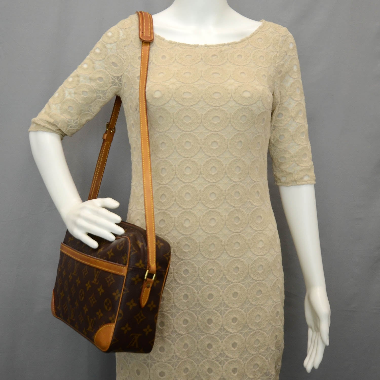 Louis Vuitton Monogram Trocadero 27 2 of 7