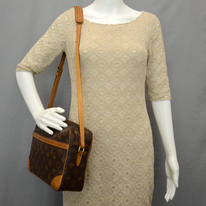 Louis Vuitton Monogram Trocadero 27 2 of 7