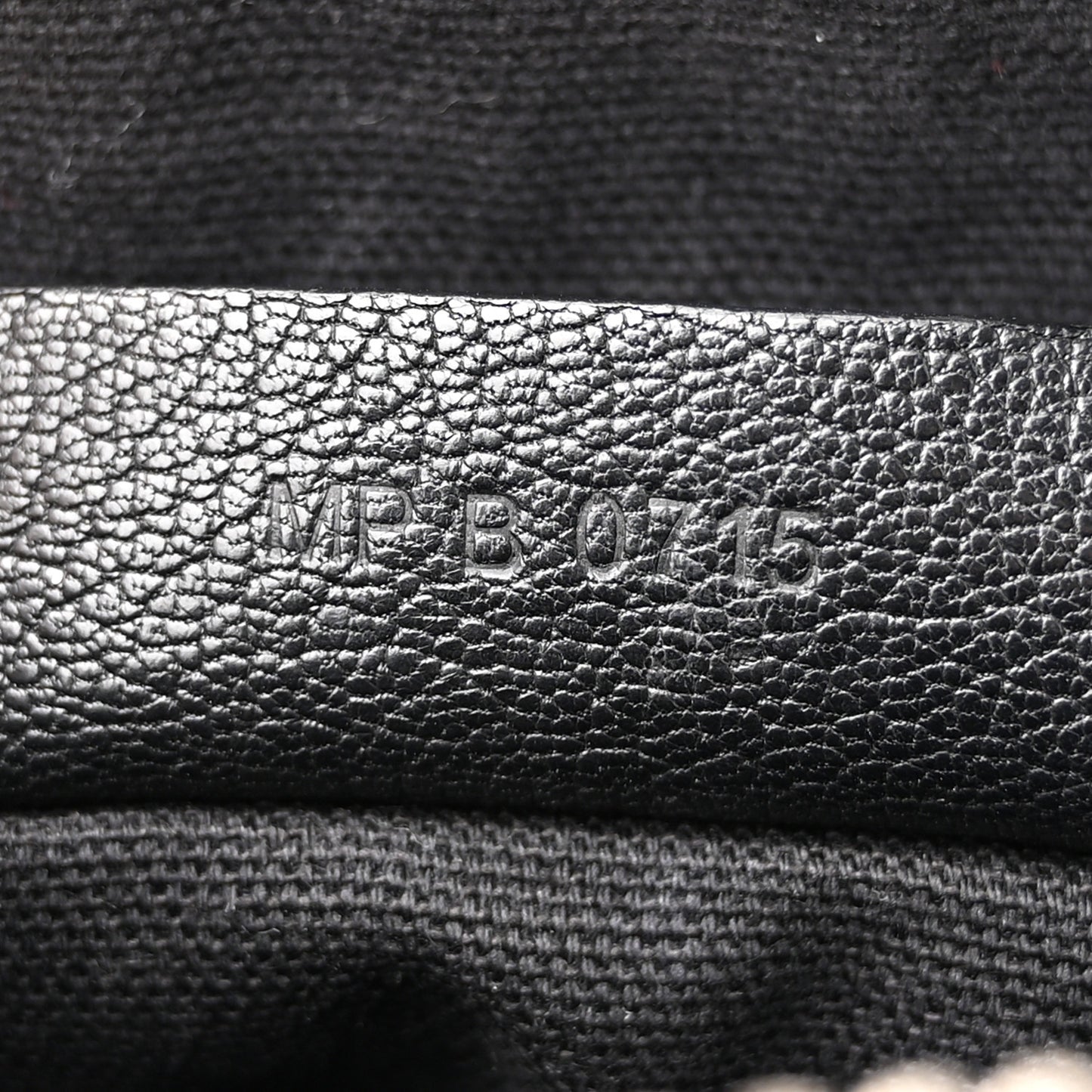 Sugar Goatskin Medium Antigona Black
