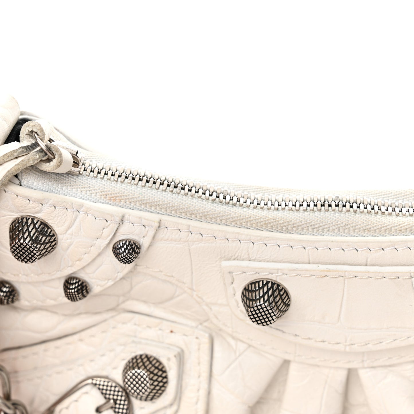 Extra Supple Calfskin Crocodile Embossed Le Cagole Mini Purse With Chain White