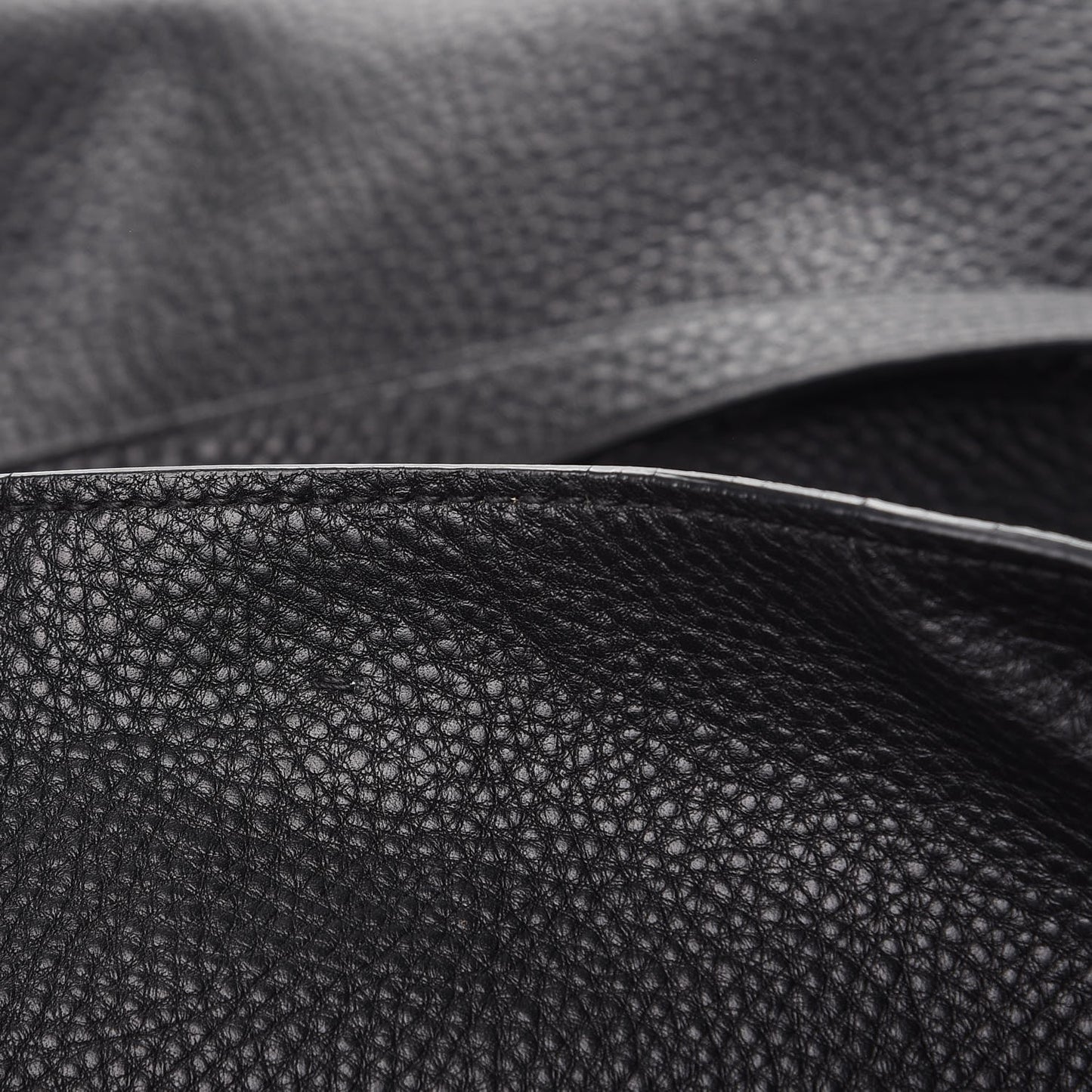 Vitello Daino Tote Nero Black