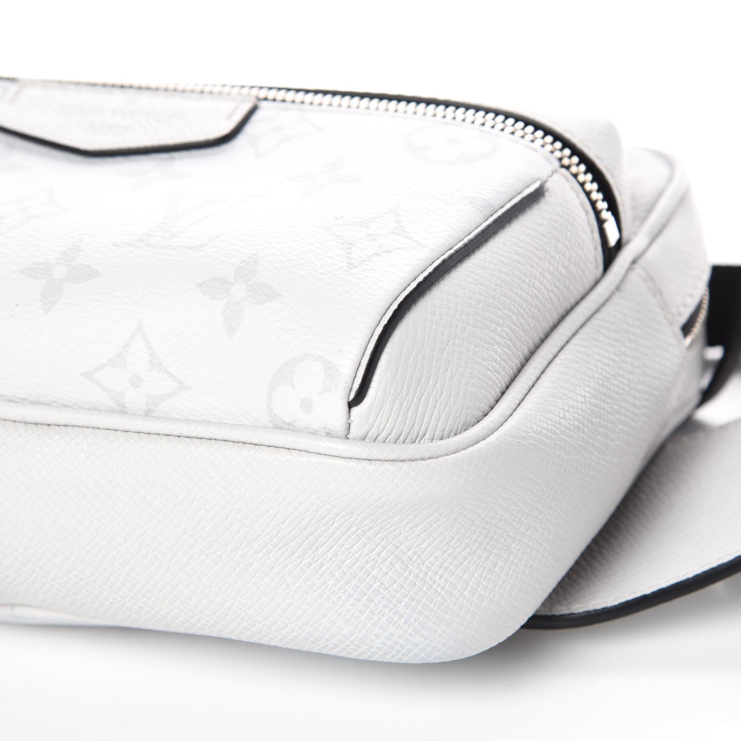 Louis Vuitton Taiga Monogram Outdoor Bumbag White 10 of 12