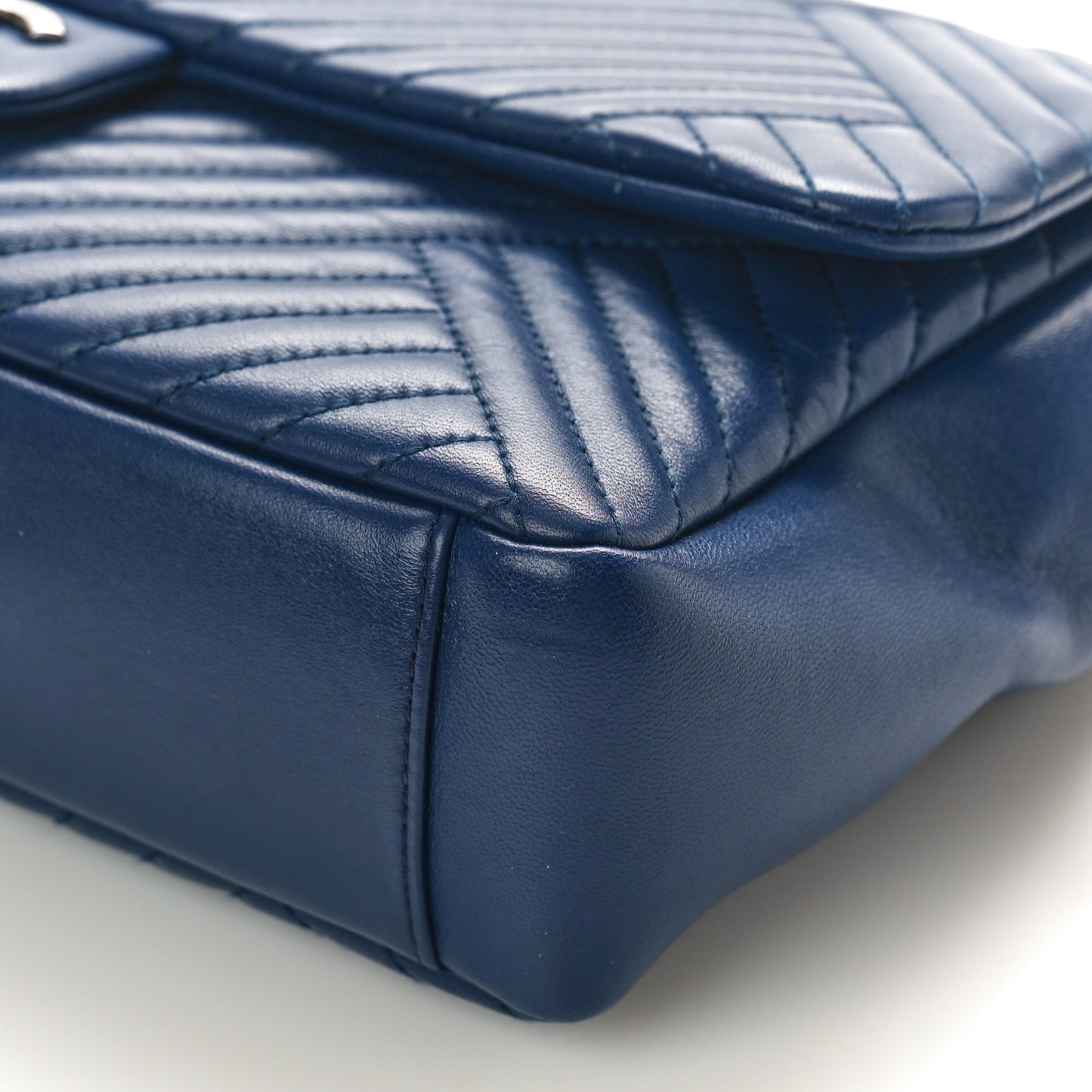 Lambskin Quilted Large CC Crossing Flap Navy