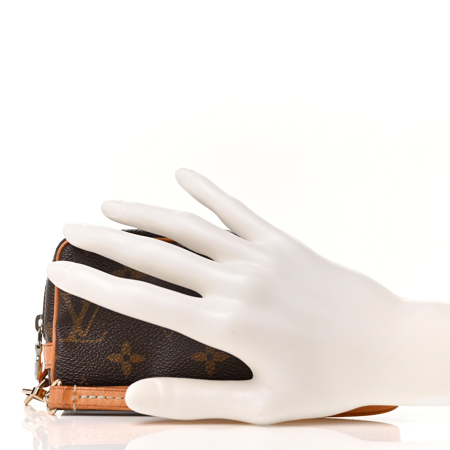 Louis Vuitton Monogram Wapity 2 of 7