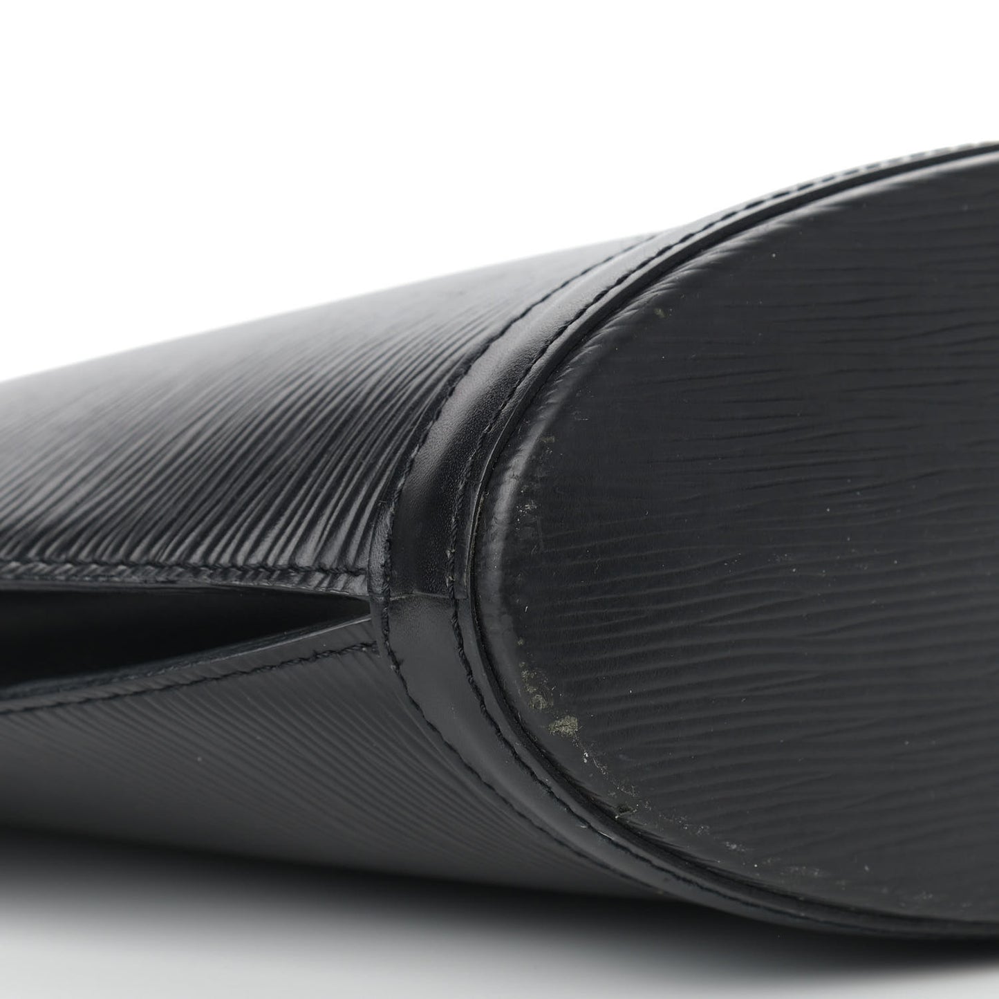 Epi Saint Jacques PM Long Straps Black