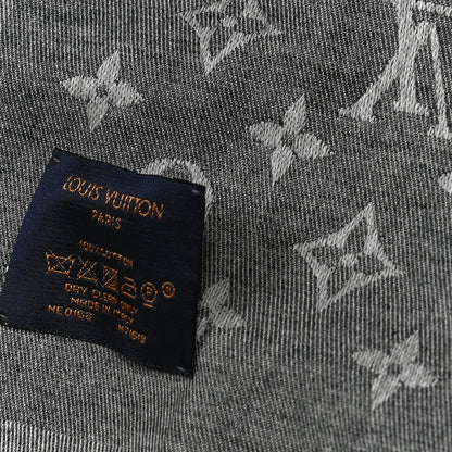Louis Vuitton Cotton Monogram Essential Stole Gris 4 of 4