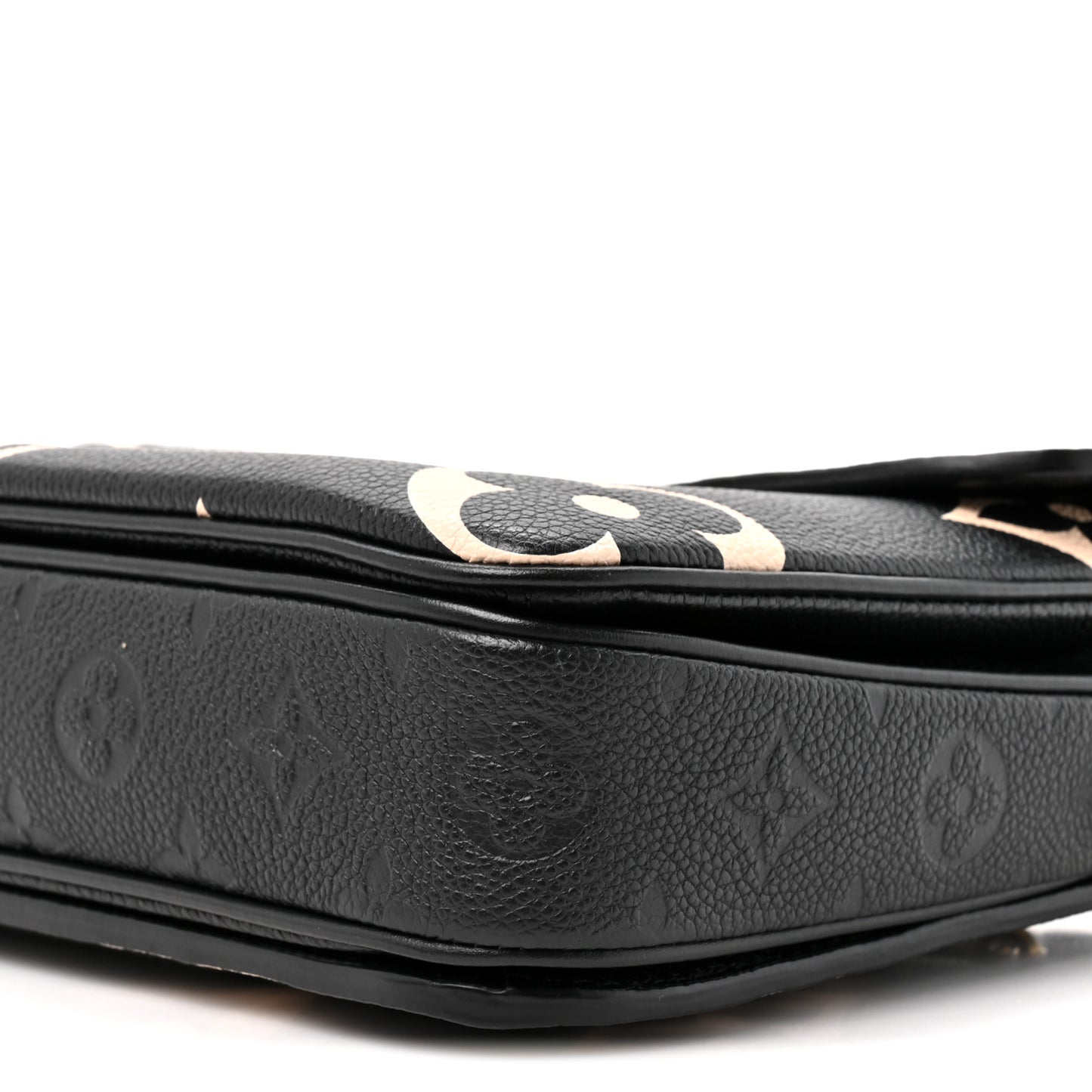 Empreinte Monogram Giant Crafty Pochette Metis Black Creme