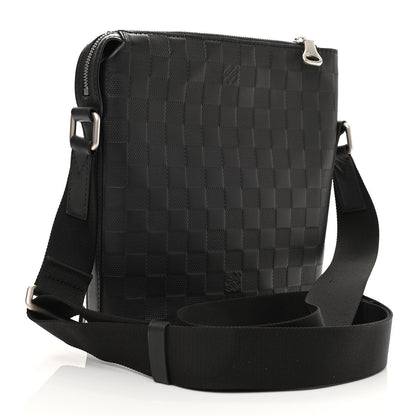 Louis Vuitton Damier Infini Discovery Messenger BB Onyx 3 of 11