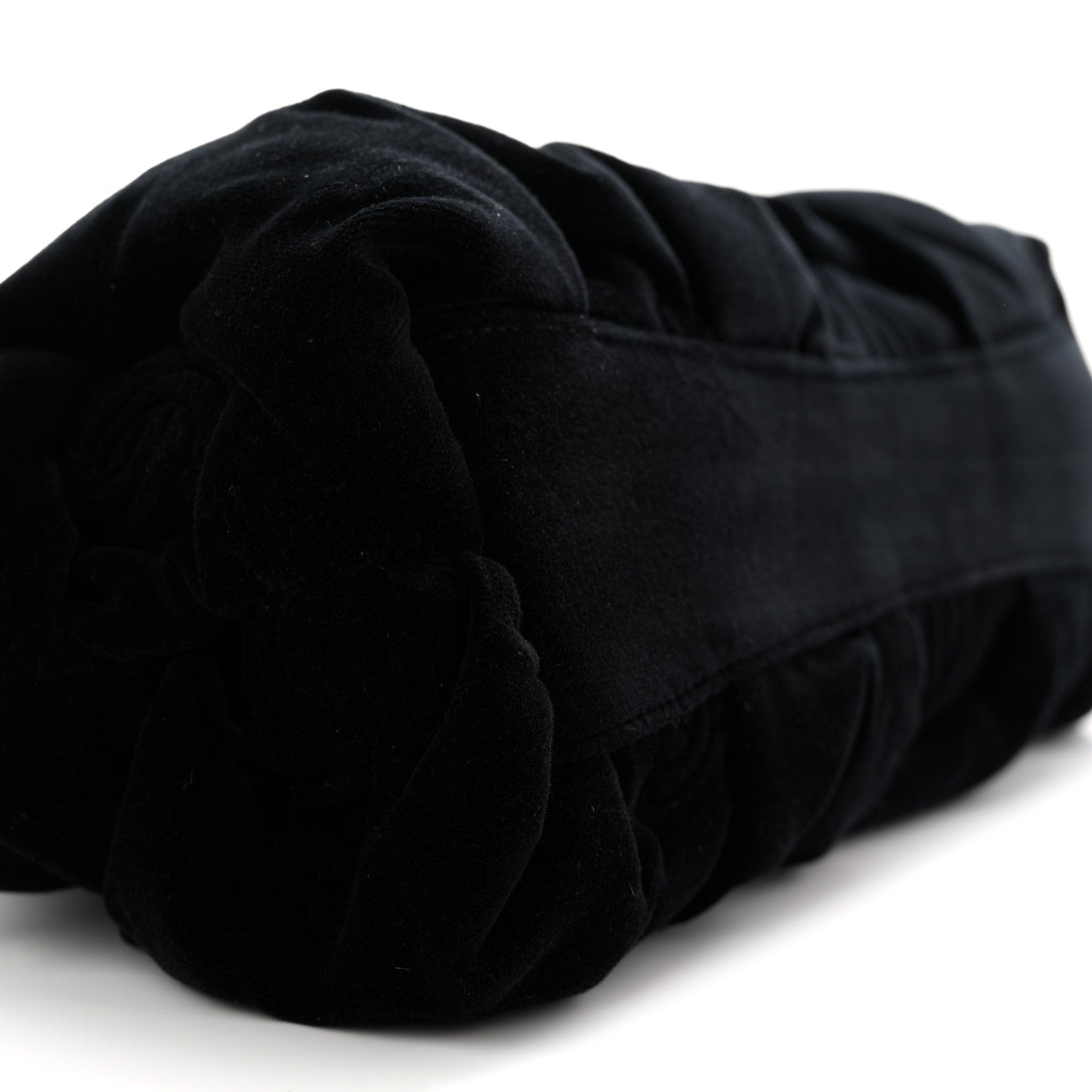 u*o様 CHANEL ベルベット クラッチ Chanel Velvet Enamel CC Kiss Lock Clutch Black 1877690 – FASHIONPHILE