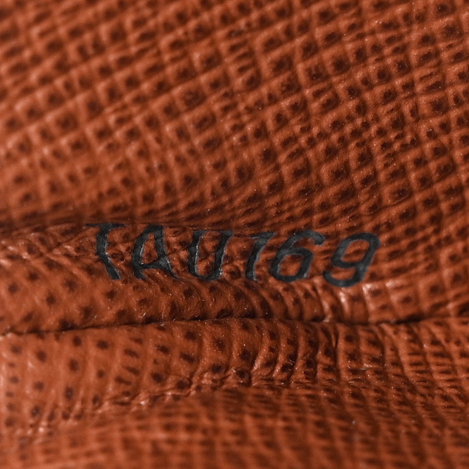 Louis Vuitton Monogram Round Coin Purse 7 of 9