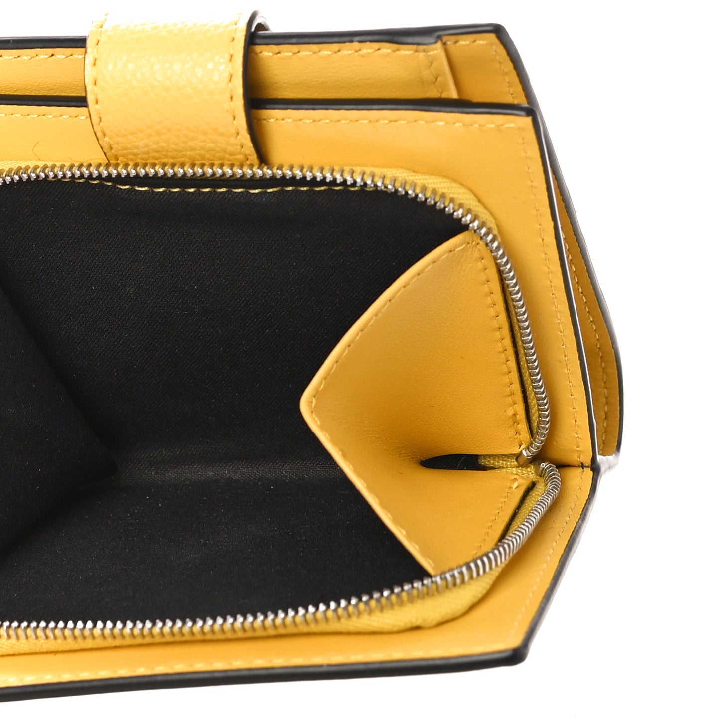Vitello Cruise F is Fendi Bi-Color FF 1974 Embossed Compact Wallet Maya Black Sunflower